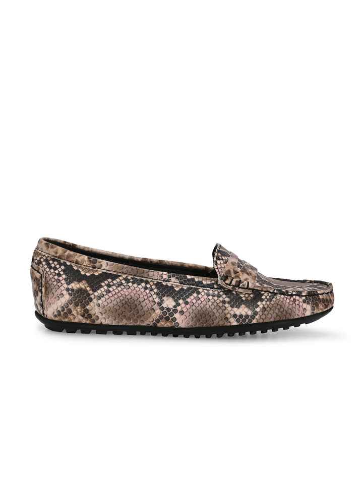 CARLO ROMANO BY WASAN MULTI COLOR VEGAN LEATHER SNAKE PRINT MOCCASIN FOR WOMEN
