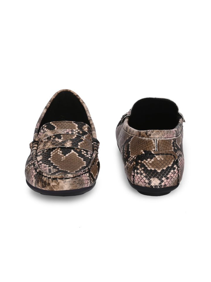 CARLO ROMANO BY WASAN MULTI COLOR VEGAN LEATHER SNAKE PRINT MOCCASIN FOR WOMEN