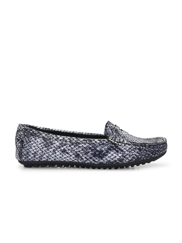 CARLO ROMANO BLACK COLOR SUPER COMFORTABLE SNAKE PRINTED LOAFER SHOES FOR WOMEN