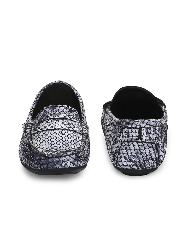 CARLO ROMANO BLACK COLOR SUPER COMFORTABLE SNAKE PRINTED LOAFER SHOES FOR WOMEN