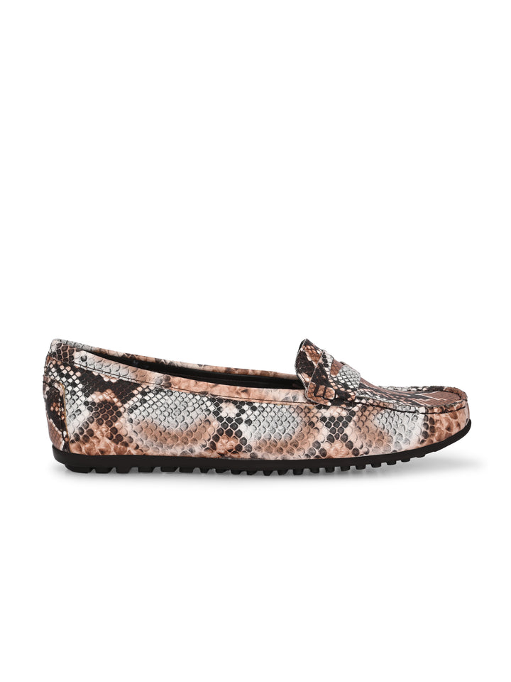 CARLO ROMANO BY WASAN MULTI COLOR VEGAN LEATHER SNAKE PRINT MOCCASIN FOR WOMEN