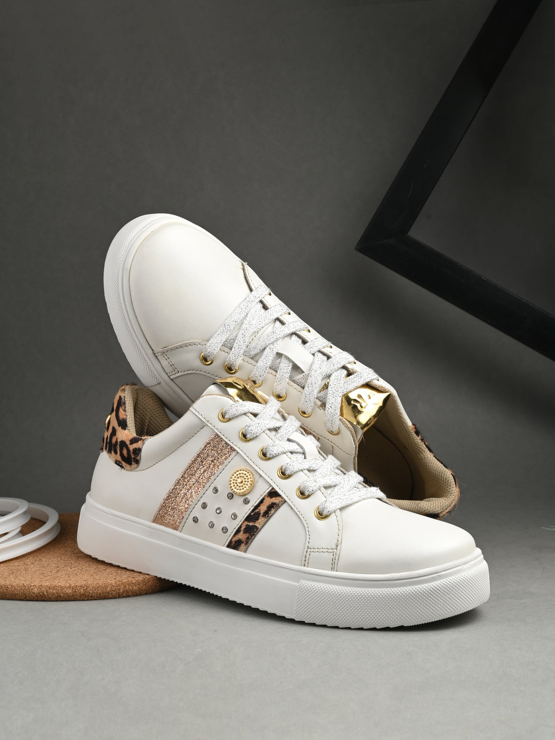 CARLO ROMANO WHITE & BEIGE COLOR STYLISH LEATHER CASUAL SNEAKER SHOE FOR WOMEN