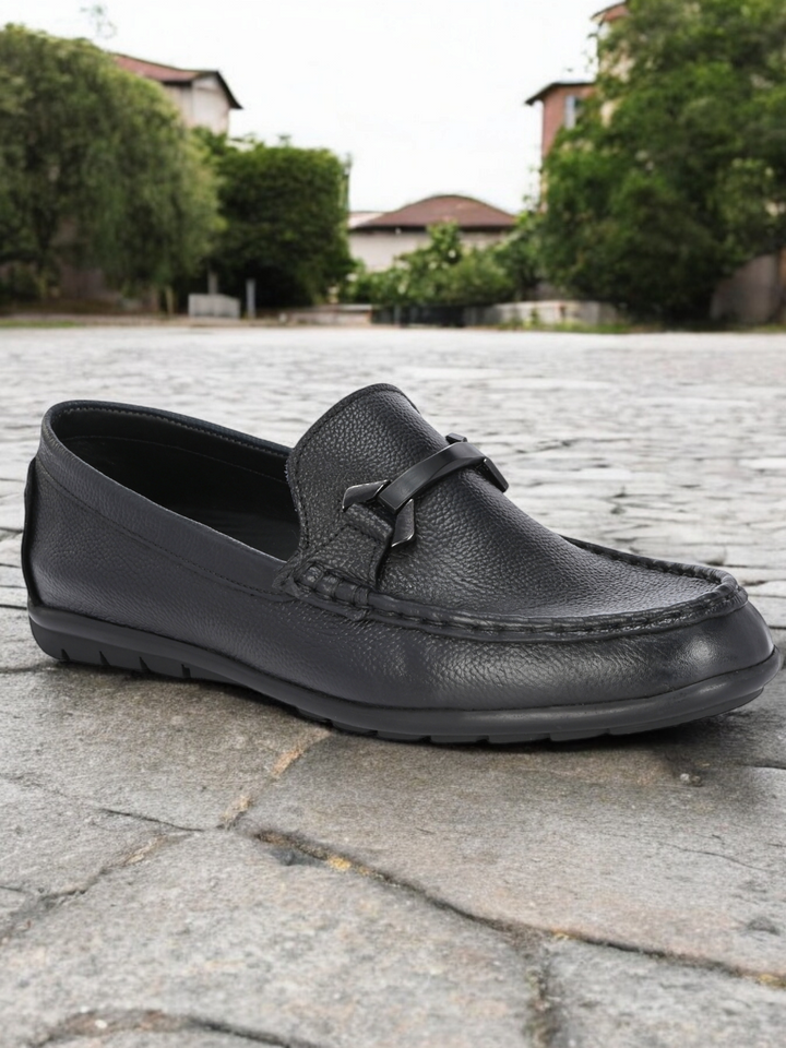 CARLO ROMANO BLACK COLOR ULTRA LIGHT WEIGHT & FLEXIBLE GENUINE LEATHER MOCCASIN FOR MEN