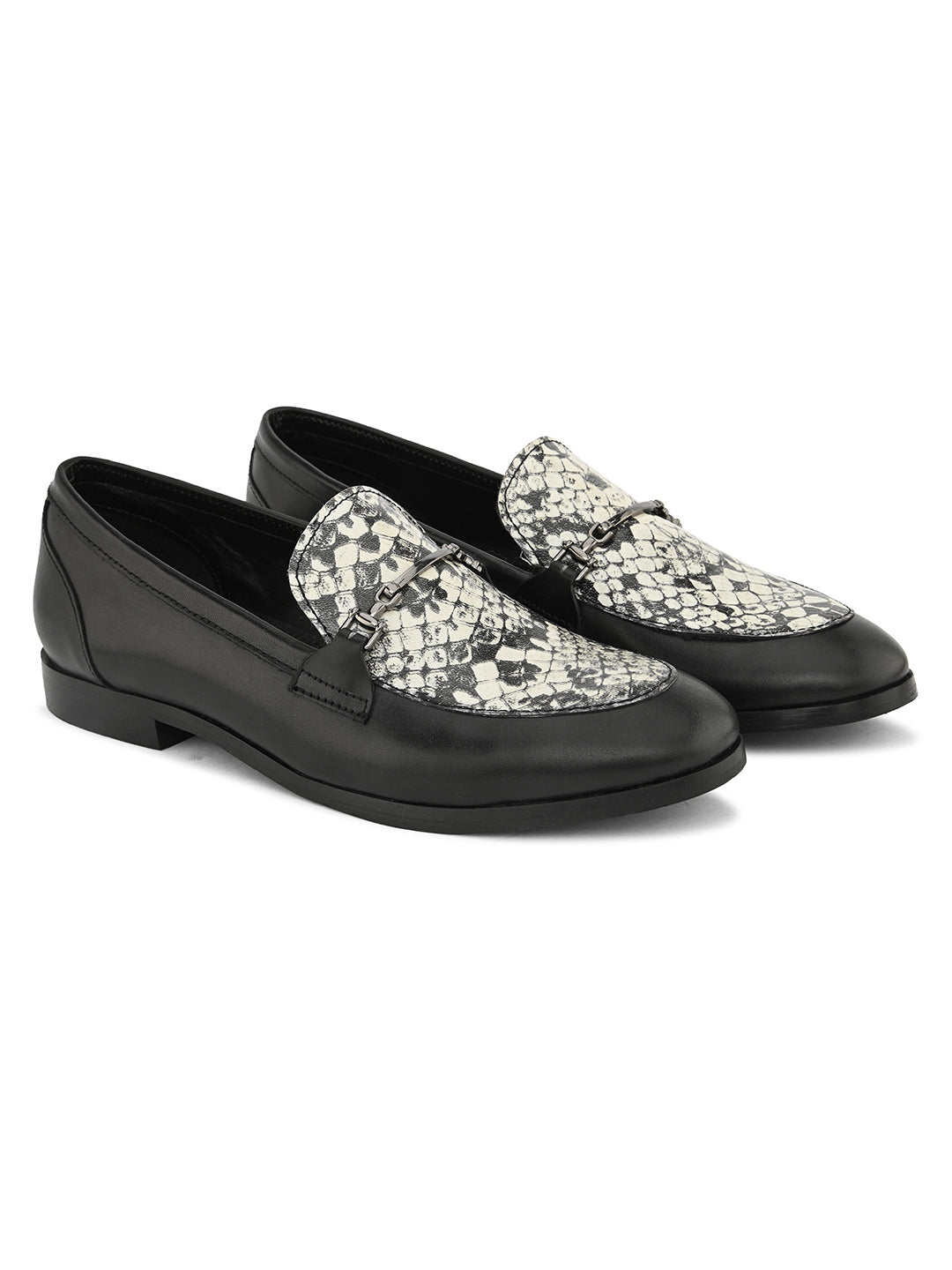 CARLO ROMANO BY WASAN BLACK COLOUR MOCCASIN SHOE FOR WOMEN