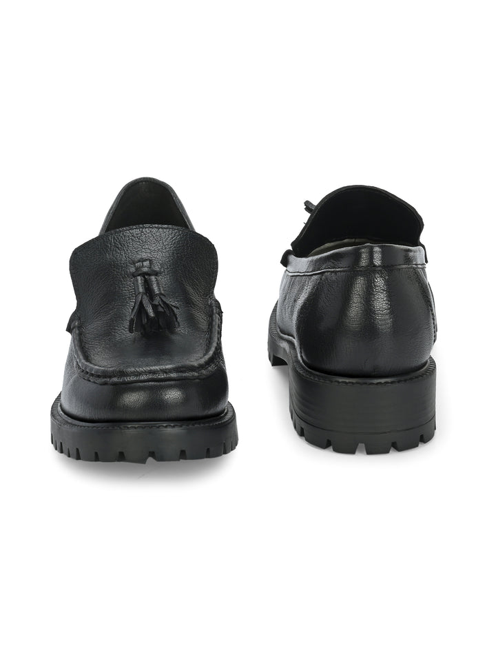 CARLO ROMANO BY WASAN GENUINE LEATHER BLACK COLOUR MOCCASIN FOR  WOMEN